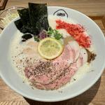 泡系濃厚鶏白湯そば 響(ＴＨＥ ＮＯＯＤＬＥ ＦＡＣＴＯＲＹ 麺ノ響)