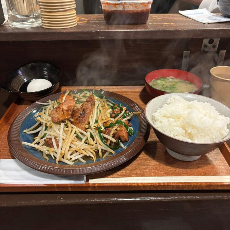 本気のレバニラ定食(ホルモンいちごう)