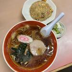 ラーメン+半チャーハン(中華料理 銀龍)