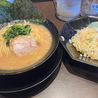 醤油ラーメン チャーハンセット(横浜家系ラーメン 太田商店 MAX)