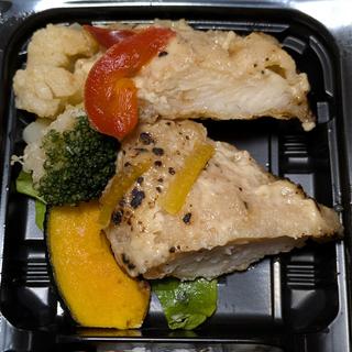 パンガシウス唐揚げ白みそソース和え