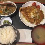 油淋鶏定食＋煮込み