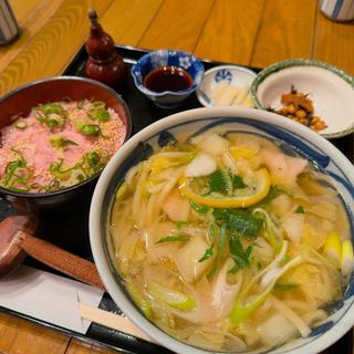 鶏ゆずうどんとミニ丼セット