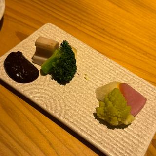 お通し(焼き鳥 鳥抱月 (ヤキトリ トリホウゲツ))