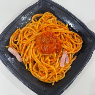 完熟トマトソース仕立てのナポリタン