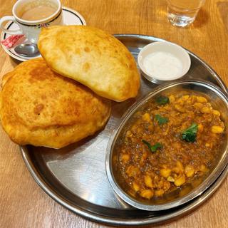 チョーレー・バトゥーラ