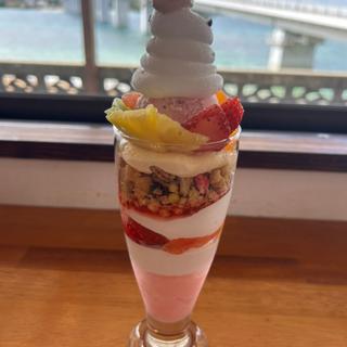 フルーツパフェ