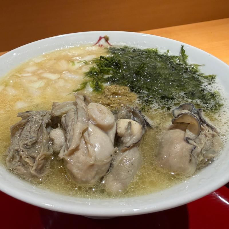 糸島牡蠣の白湯ラーメン(西中洲 御山)