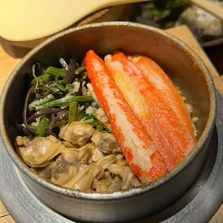 山菜アサリバター　ズワイガニトッピング釜飯(鳥ぎん鴨宮店)