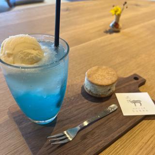 クリームソーダ(平田町７２６)