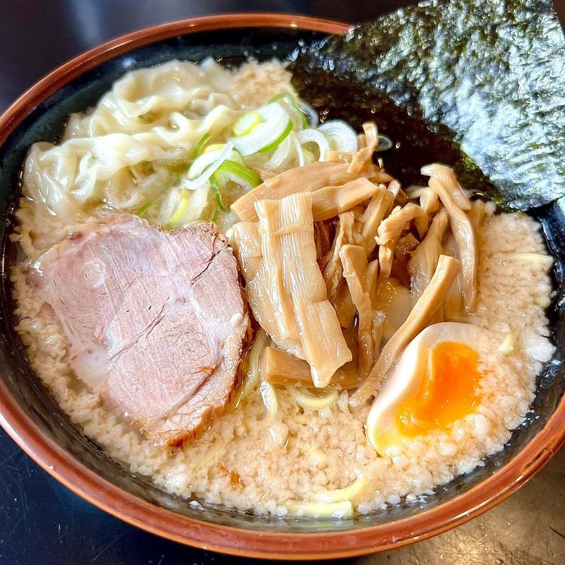 ワンタンメン(とんこつらーめん こう路)