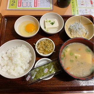 しらすおろし朝食、豚汁変更