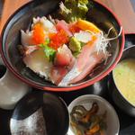 本日の海鮮丼