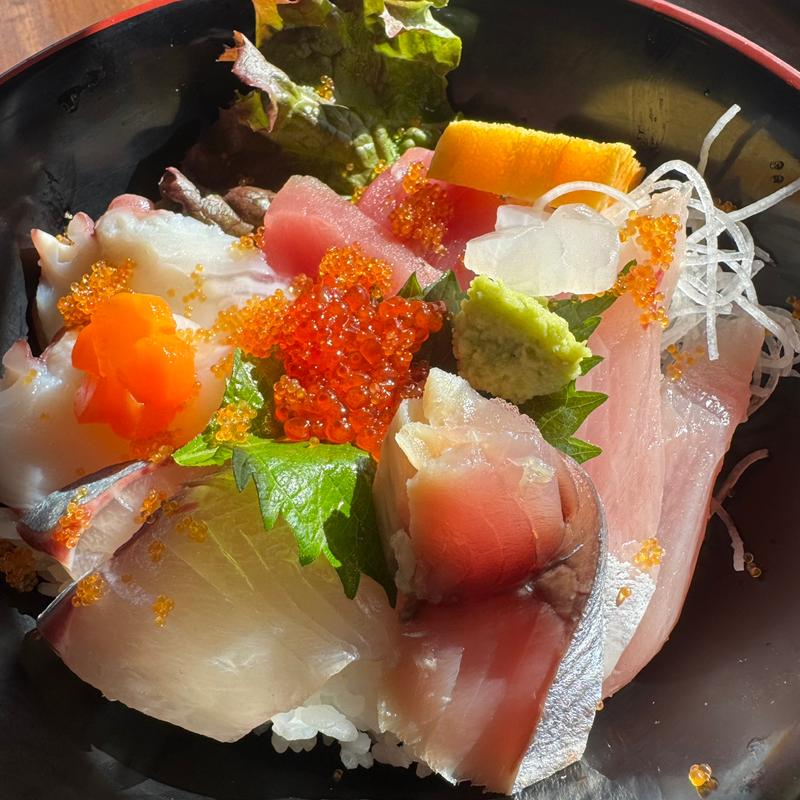 本日の海鮮丼(おさかな直売センター国丸)
