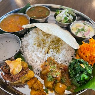 ランチミールスA（2種盛りカレー）(南インド料理 マリアラム)