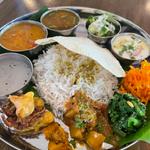 ランチミールスA（2種盛りカレー）