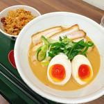 鶏白湯ラーメン(肉増し味玉)(中華そば まる乃)