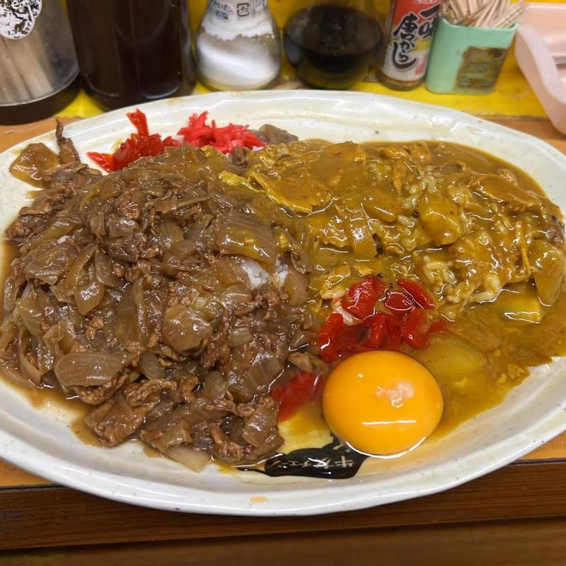 スタミナカレー並 生卵(牛八 大井町本店)