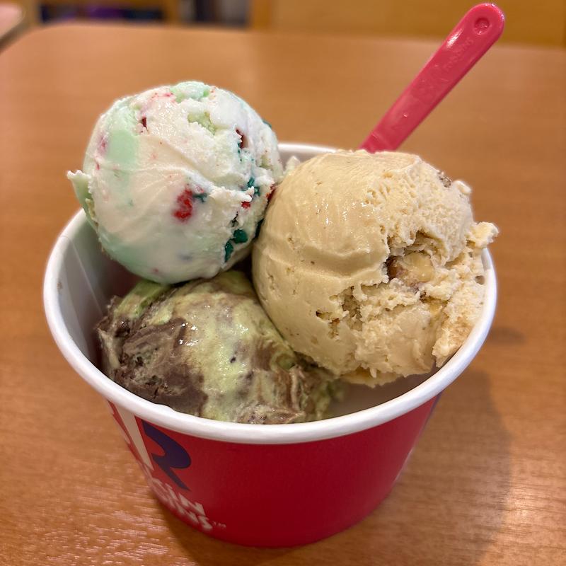 スモールダブル　カップ(サーティワン アイスクリーム モラージュ菖蒲店 （Baskin ３１ Robbins ）)