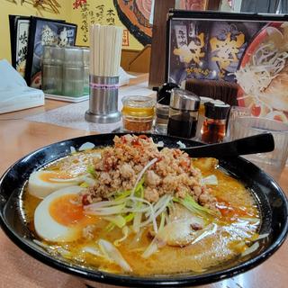 特製味噌らーめん＋旨辛ミンチ元気玉トッピング(札幌熟成味噌らーめん 匠神 大宮店)