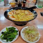 特製味噌らーめん＋旨辛ミンチ元気玉トッピング(札幌熟成味噌らーめん 匠神 大宮店)