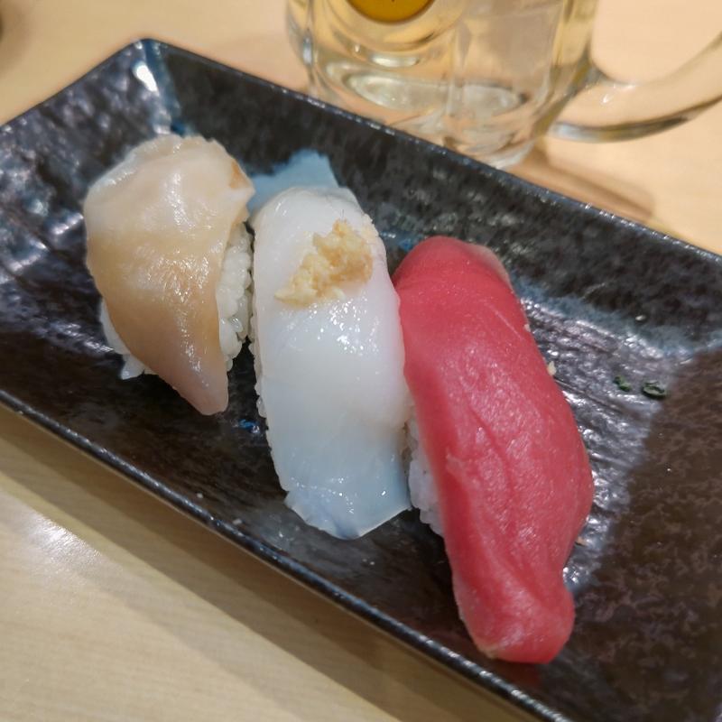 店長三種盛(活ほっき貝・生するめいか・本まぐろ赤身)(神奈川回転寿司 二代目ぐるめ亭 港南台バーズ店)