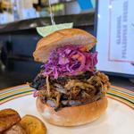 OLDSCHOOL PULLEDPORK BURGER(バーガークレイジー （BURGER CRAZY）)