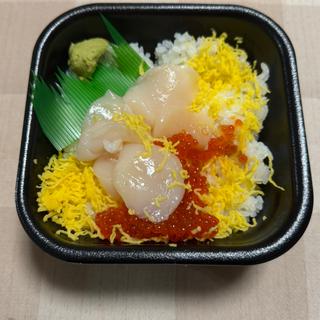 ホタテいくら丼(浜とみ丼丸 津島店)