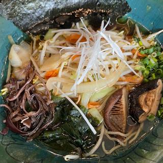 醤油ラーメン(Plant-Based Restaurant がじまる)