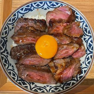 上カルビ丼 竹(肉150g) 卵黄