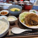 チャーシューエッグ定食