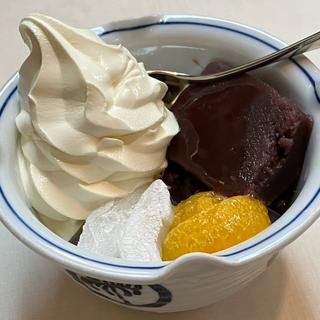 クリームあんみつ