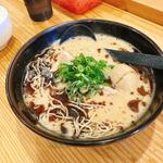 黒とんこつ味玉ラーメン(あすの澪 奈良 葛城店)