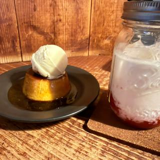クラシックプリン バニラアイス添え(ホワイトバード コーヒー スタンド (Whitebird coffee stand))