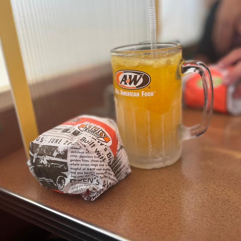 (A&W 宮古下里通り店 （エイアンドダブリュ）)