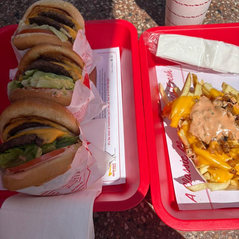 (イン・アンド・アウト・バーガー)