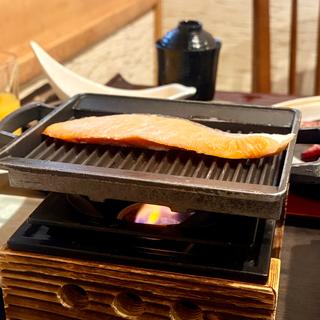 朝食膳　鮭塩焼き(三河屋旅館 )
