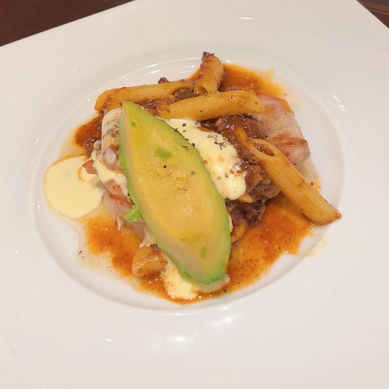 若鶏とアボカドのロティ　ラザニア風濃厚チーズソース  パン食べ放題(ベーカリーレストランサンマルク イオンモール堺北花田店)