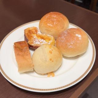 若鶏とアボカドのロティ　ラザニア風濃厚チーズソース  パン食べ放題(ベーカリーレストランサンマルク イオンモール堺北花田店)