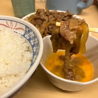 牛皿 玉子(牛丼専門サンボ （さんぼ）)