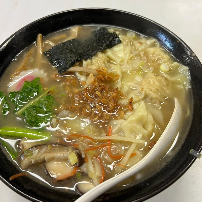 鳥塩ワンタン麺大盛り(中華料理 クサカ亭)