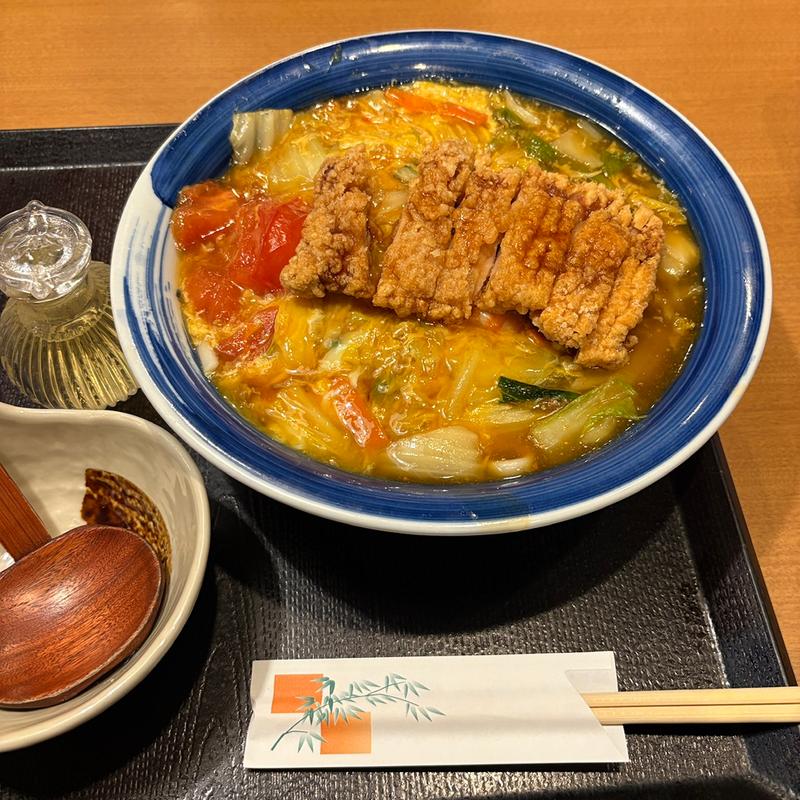 鶏竜田の黒酢酸辣うどん(味の民芸 東久留米滝山東店)