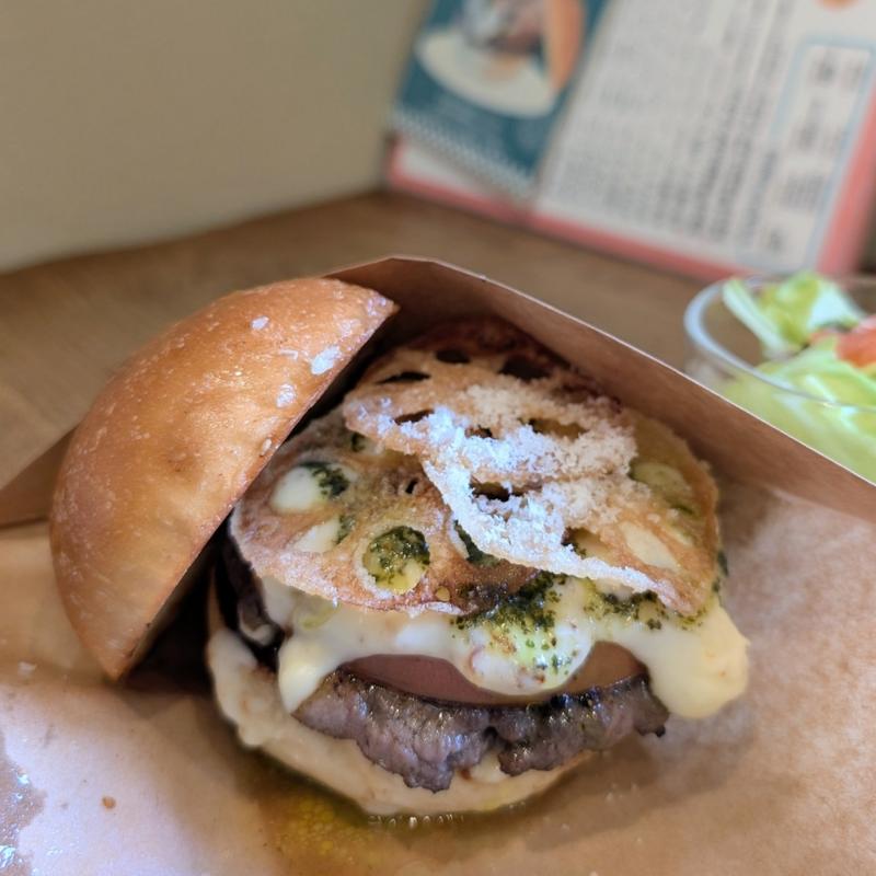 WHITE BASIL BURGER(Harema ハンバーガーと、コーヒーと、)