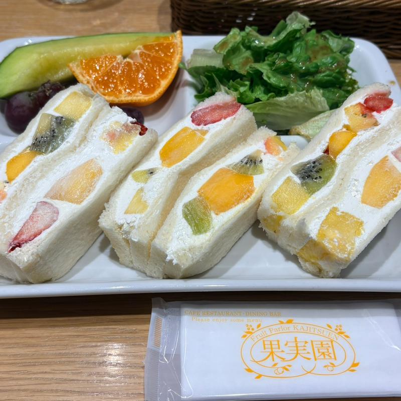 フルーツサンド(果実園リーベル 東京駅)