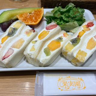 フルーツサンド