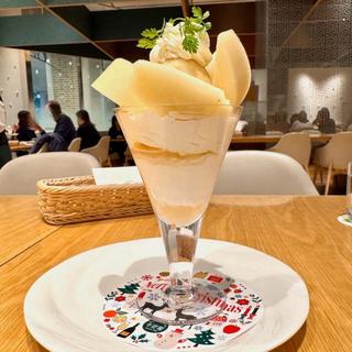 洋梨のパフェ(京橋千疋屋アトレ上野店)