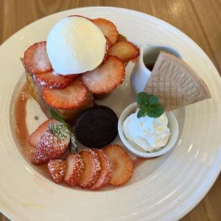 いちごフレンチトースト(いちごの里ベリーベリーマルシェ)