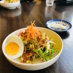 ランチサラダ_ハンバーグ&牛さがりサイコロステーキランチ