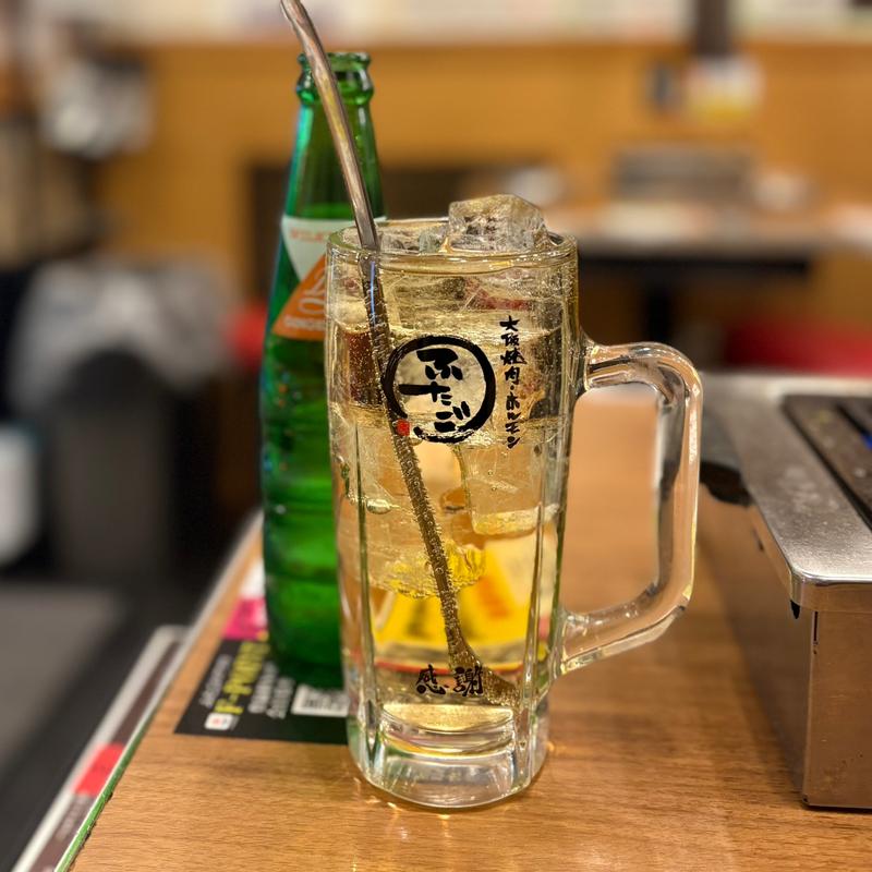 ジンジャーハイボール(大阪焼肉・ホルモンふたご 新橋本館)