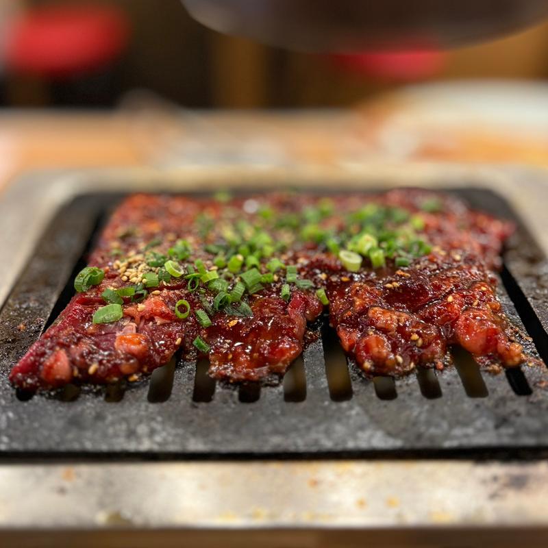 はみ出たいハラミ(大阪焼肉・ホルモンふたご 新橋本館)